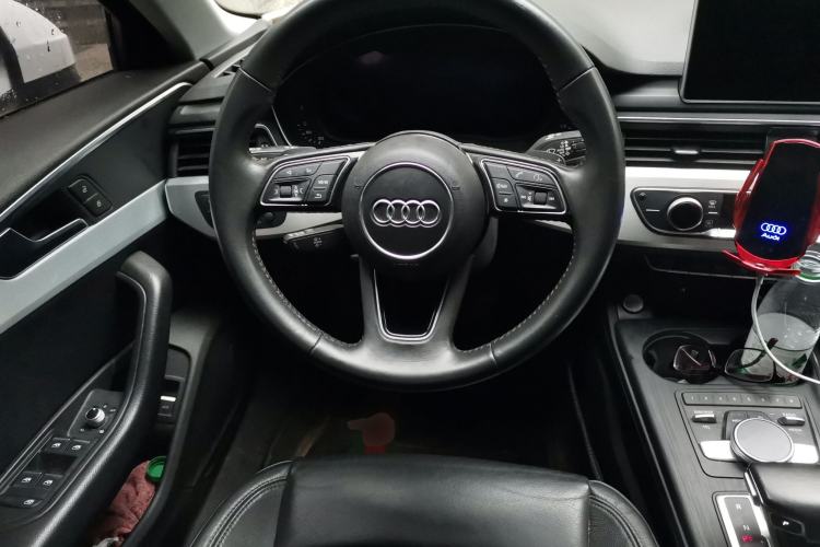 Used Audi A4L 2018 30th Anniversary Edition 40 TFSI Fashion Model Steering Wheel