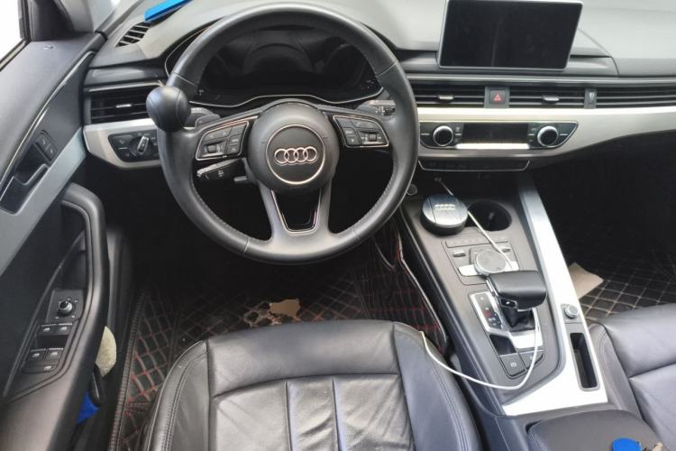 Used Audi A4L 2018 30th Anniversary Edition 40 TFSI Fashion Model Steering Wheel
