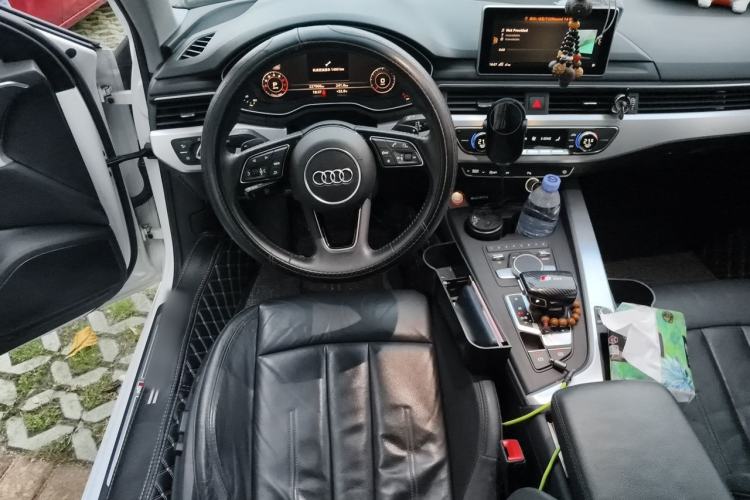 Used Audi A4L 2018 30th Anniversary Edition 40 TFSI Fashion Model Steering Wheel