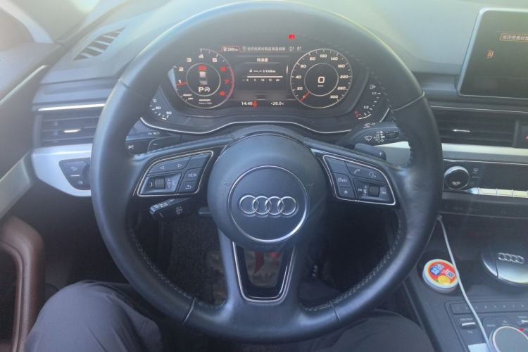 Used Audi A4L 2018 30th Anniversary Edition 40 TFSI Fashion Model Steering Wheel