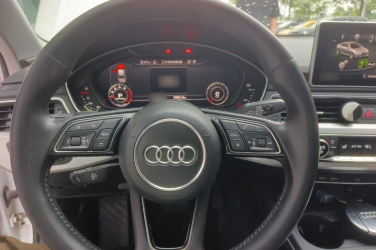 Used Audi A4L 2018 30th Anniversary Edition 40 TFSI Fashion Model Steering Wheel