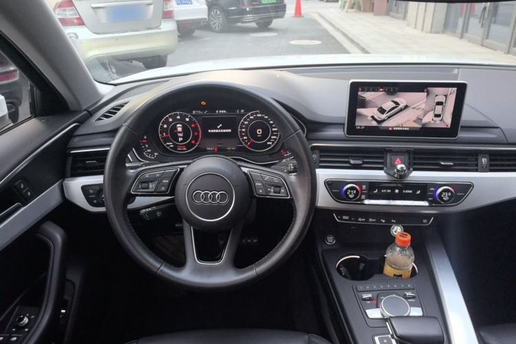 Used Audi A4L 2018 30th Anniversary Edition 40 TFSI Fashion Model Steering Wheel