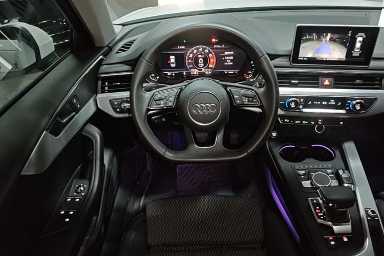 Used Audi A4L 2018 30th Anniversary Edition 40 TFSI Sport Edition Steering Wheel