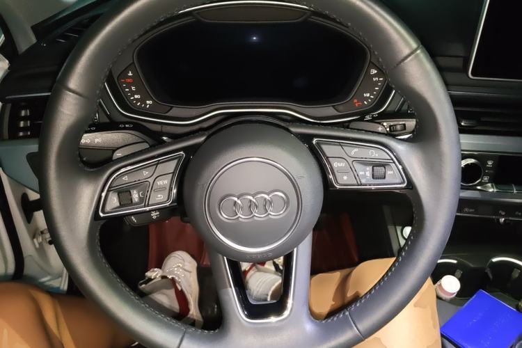 Used Audi A4L 2018 30th Anniversary Edition 40 TFSI Fashion Model Steering Wheel