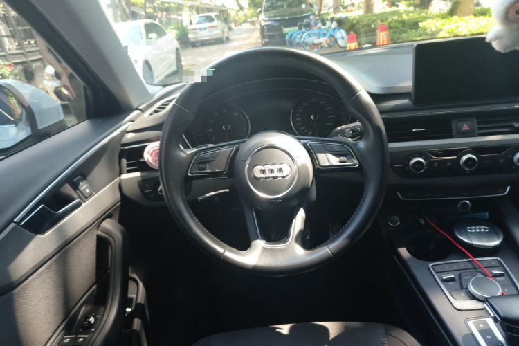 Used Audi A4L 2018 30th Anniversary Edition 40 TFSI Trendy Model Steering Wheel
