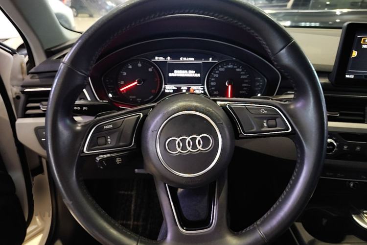 Used Audi A4L 2018 30th Anniversary Edition 40 TFSI Trendy Model Steering Wheel