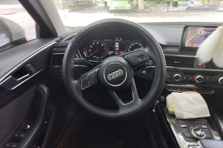 Used Audi A4L 2018 30th Anniversary Edition 40 TFSI Trendy Model Steering Wheel
