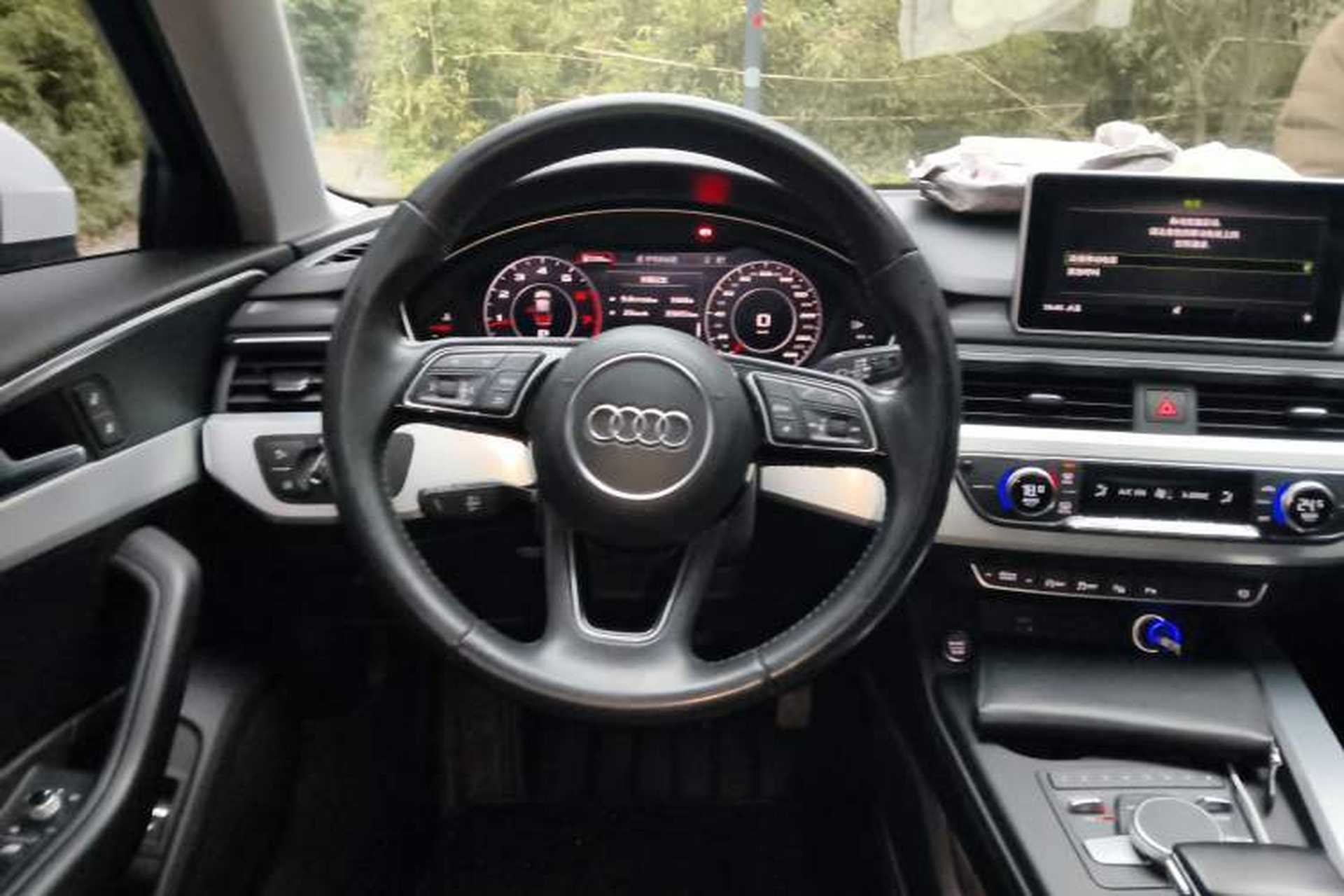Used Audi A4L 2018 30th Anniversary Edition 40 TFSI Fashion Model Steering Wheel