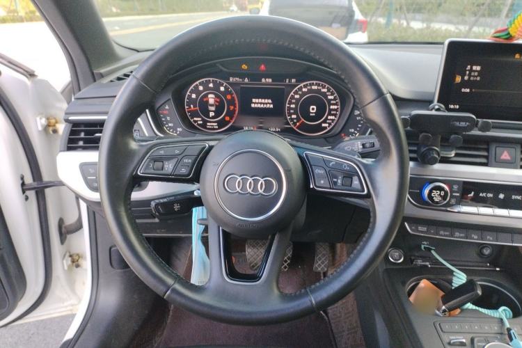 Used Audi A4L 2018 30th Anniversary Edition 40 TFSI Fashion Model Steering Wheel