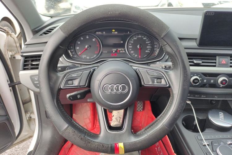 Used Audi A4L 2018 30th Anniversary Edition 40 TFSI Trendy Model Steering Wheel