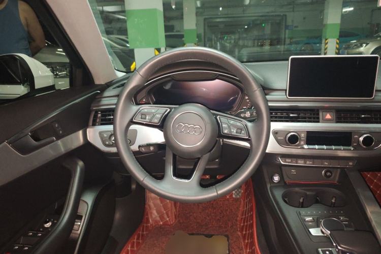 Used Audi A4L 2018 30th Anniversary Edition 40 TFSI Fashion Model Steering Wheel