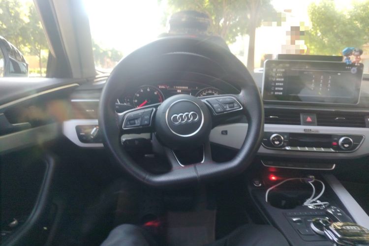 Used Audi A4L 2018 30th Anniversary Edition 45 TFSI quattro Individual Sport Edition Steering Wheel