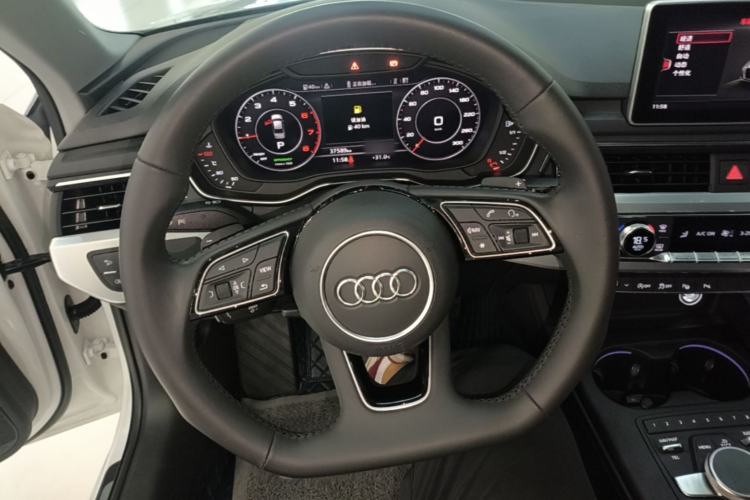 Used Audi A4L 2018 30th Anniversary Edition 40 TFSI Sport Edition Steering Wheel