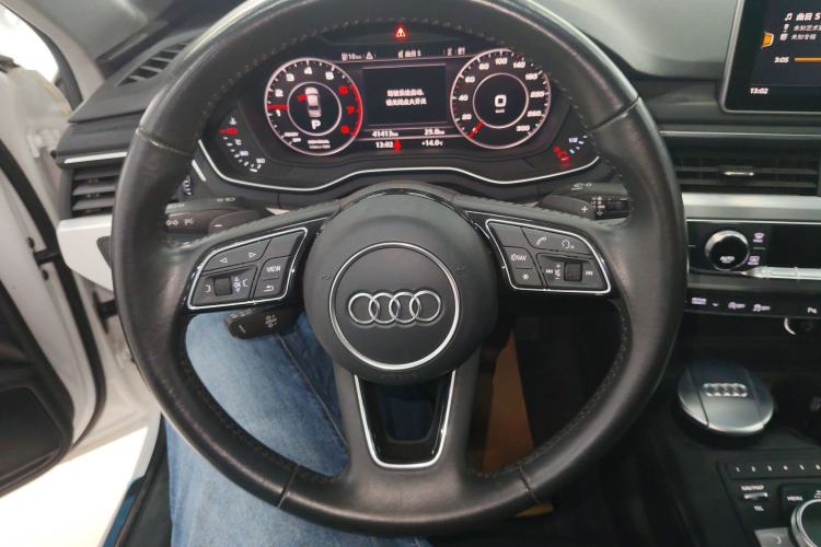 Used Audi A4L 2018 30th Anniversary Edition 40 TFSI Fashion Model Steering Wheel