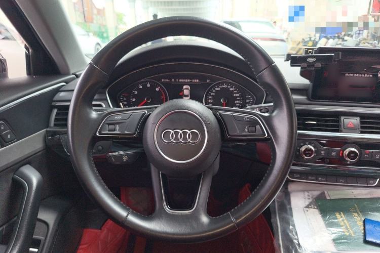 Used Audi A4L 2018 30th Anniversary Edition 40 TFSI Trendy Model Steering Wheel