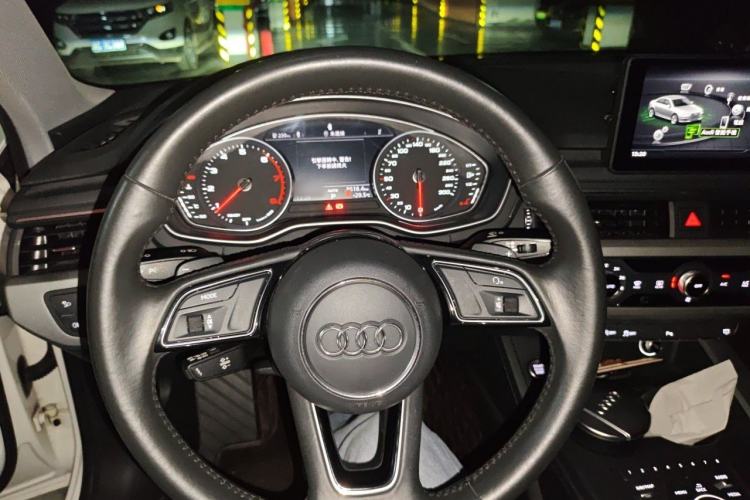 Used Audi A4L 2018 30th Anniversary Edition 40 TFSI Trendy Model Steering Wheel