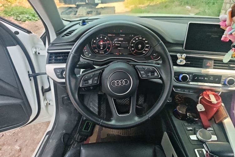 Used Audi A4L 2018 30th Anniversary Edition 40 TFSI Fashion Model Steering Wheel