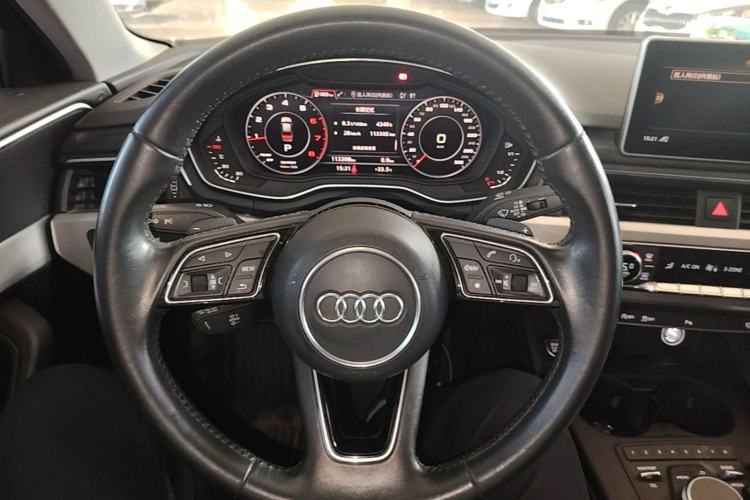 Used Audi A4L 2018 30th Anniversary Edition 40 TFSI Fashion Model Steering Wheel