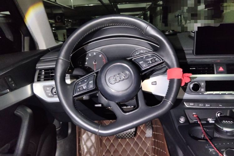 Used Audi A4L 2018 30th Anniversary Edition 45 TFSI quattro Individual Sport Edition Steering Wheel