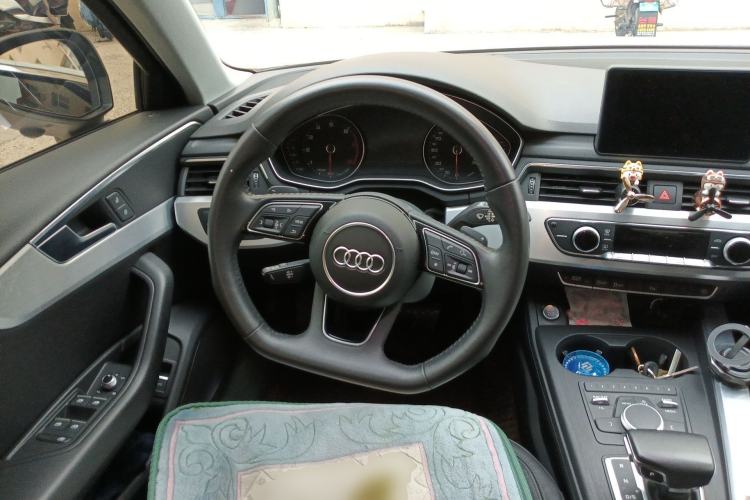 Used Audi A4L 2018 30th Anniversary Edition 45 TFSI quattro Individual Sport Edition Steering Wheel
