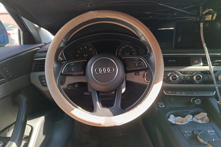 Used Audi A4L 2018 30th Anniversary Edition 40 TFSI Trendy Model Steering Wheel