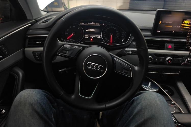 Used Audi A4L 2018 30th Anniversary Edition 40 TFSI Trendy Model Steering Wheel