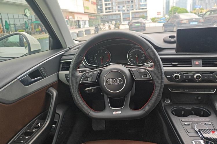 Used Audi A4L 2018 30th Anniversary Edition 40 TFSI Trendy Model Steering Wheel