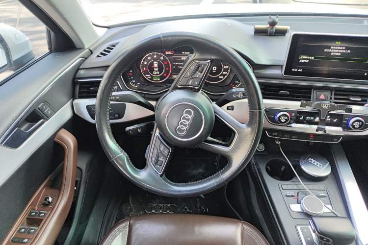 Used Audi A4L 2018 30th Anniversary Edition 40 TFSI Fashion Model Steering Wheel