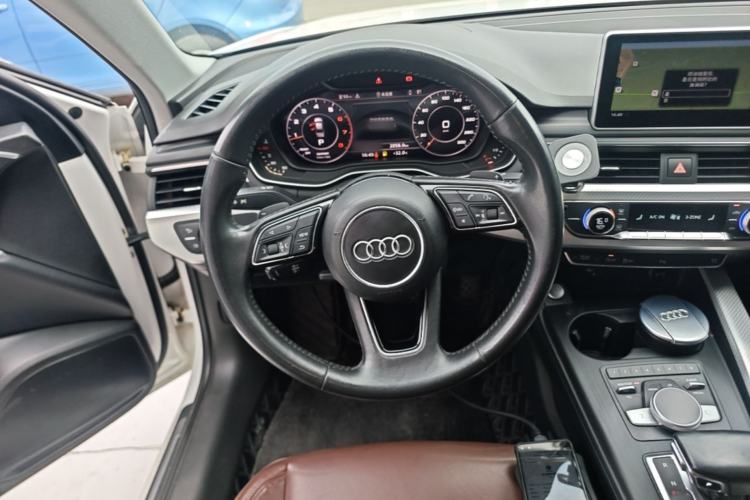 Used Audi A4L 2018 30th Anniversary Edition 40 TFSI Fashion Model Steering Wheel
