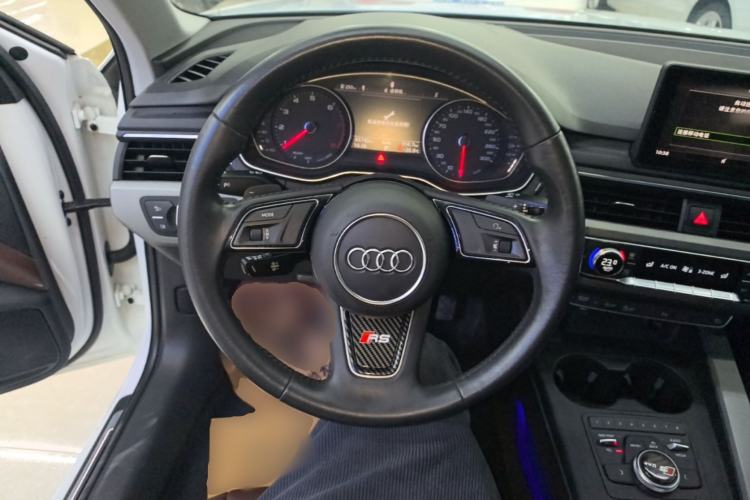 Used Audi A4L 2018 30th Anniversary Edition 40 TFSI Fashion Model Steering Wheel
