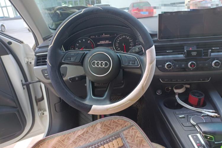 Used Audi A4L 2018 30th Anniversary Edition 40 TFSI Trendy Model Steering Wheel