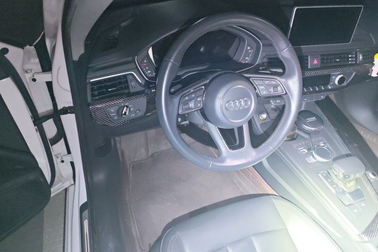 Used Audi A4L 2018 30th Anniversary Edition 40 TFSI Fashion Model Steering Wheel