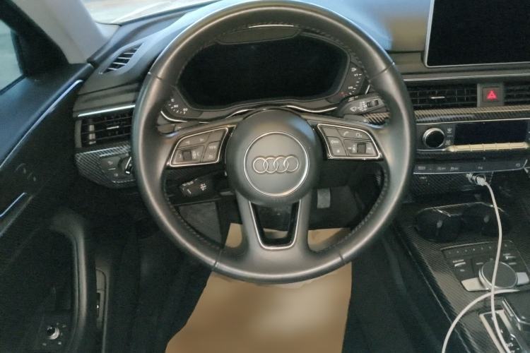 Used Audi A4L 2018 30th Anniversary Edition 40 TFSI Fashion Model Steering Wheel
