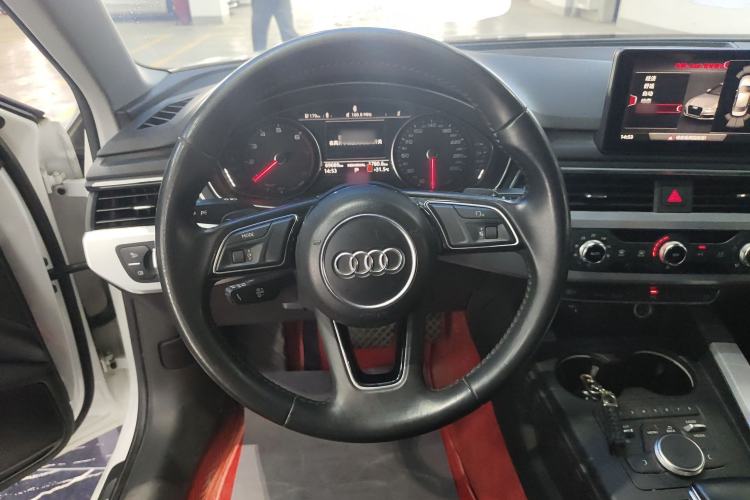 Used Audi A4L 2018 30th Anniversary Edition 40 TFSI Trendy Model Steering Wheel