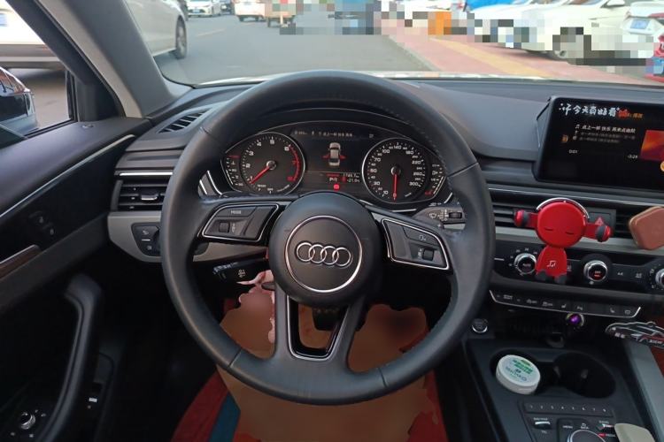 Used Audi A4L 2018 30th Anniversary Edition 40 TFSI Trendy Model Steering Wheel
