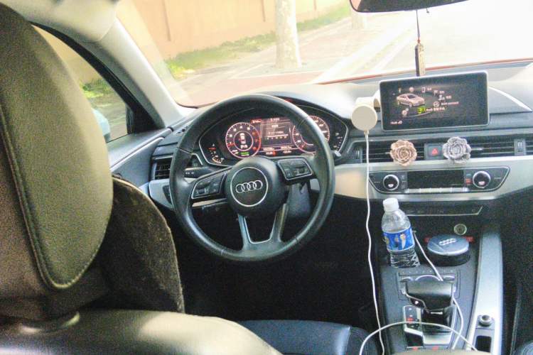 Used Audi A4L 2018 30th Anniversary Edition 40 TFSI Fashion Model Steering Wheel