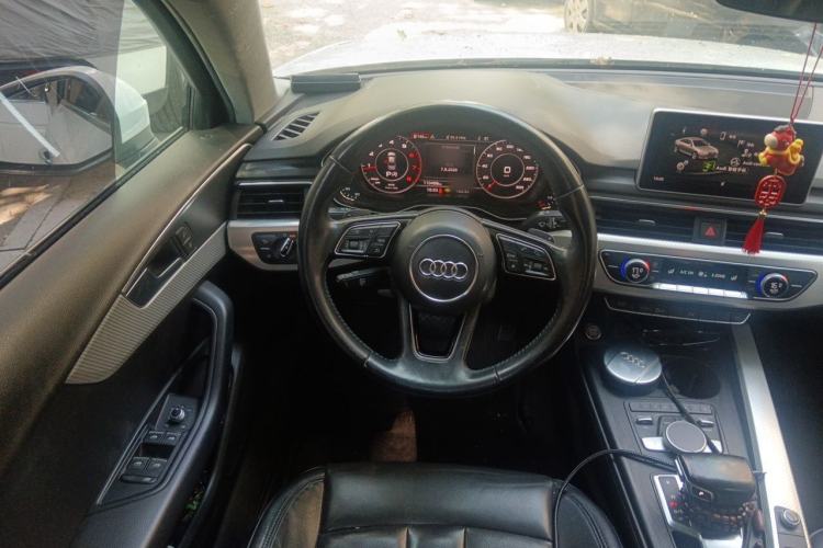 Used Audi A4L 2018 30th Anniversary Edition 40 TFSI Fashion Model Steering Wheel