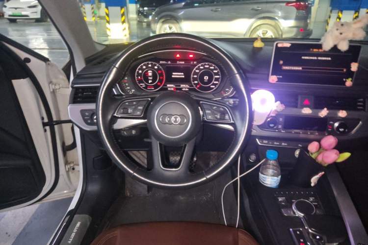 Used Audi A4L 2018 30th Anniversary Edition 40 TFSI Fashion Model Steering Wheel