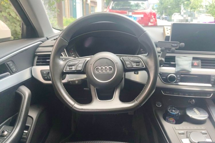 Used Audi A4L 2018 30th Anniversary Edition 40 TFSI Sport Edition Steering Wheel