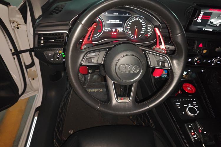 Used Audi A4L 2018 30th Anniversary Edition 40 TFSI Trendy Model Steering Wheel