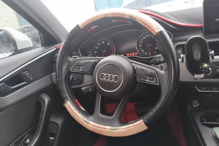 Used Audi A4L 2018 30th Anniversary Edition 40 TFSI Trendy Model Steering Wheel