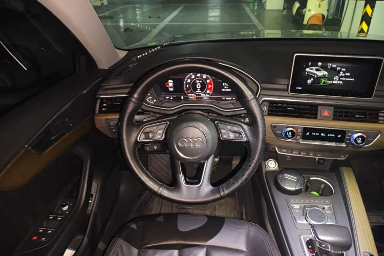 Used Audi A4L 2018 30th Anniversary Edition 40 TFSI Fashion Model Steering Wheel