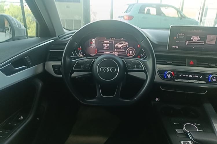 Used Audi A4L 2018 30th Anniversary Edition 40 TFSI Fashion Model Steering Wheel