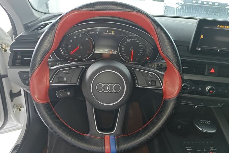 Used Audi A4L 2018 30th Anniversary Edition 40 TFSI Trendy Model Steering Wheel
