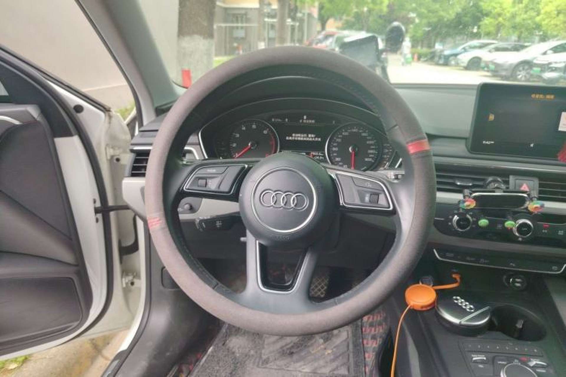 Used Audi A4L 2018 30th Anniversary Edition 40 TFSI Trendy Model Steering Wheel