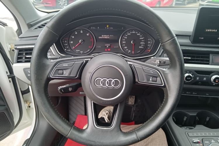 Used Audi A4L 2018 30th Anniversary Edition 40 TFSI Trendy Model Steering Wheel