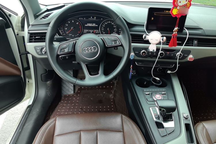 Used Audi A4L 2018 30th Anniversary Edition 40 TFSI Trendy Model Steering Wheel