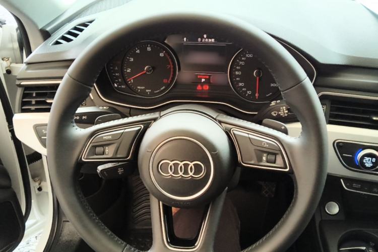 Used Audi A4L 2018 30th Anniversary Edition 40 TFSI Trendy Model Steering Wheel