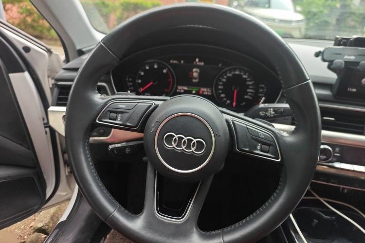 Used Audi A4L 2018 30th Anniversary Edition 40 TFSI Trendy Model Steering Wheel