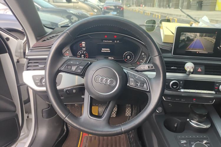Used Audi A4L 2018 30th Anniversary Edition 40 TFSI Fashion Model Steering Wheel